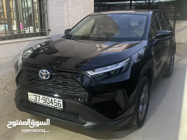 Toyota Rav4 model 2023 وارد الوكالة و ما زالت تحت الكفالة قطعت فقط 29 الف كيلو فحص كامل بلا حوادث