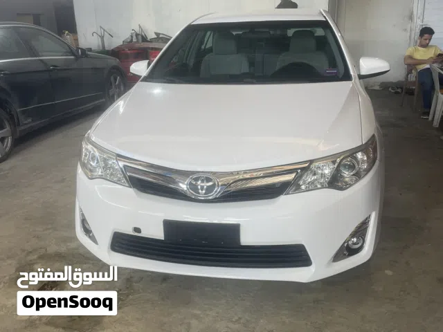 2014 تويوتا كامري LE