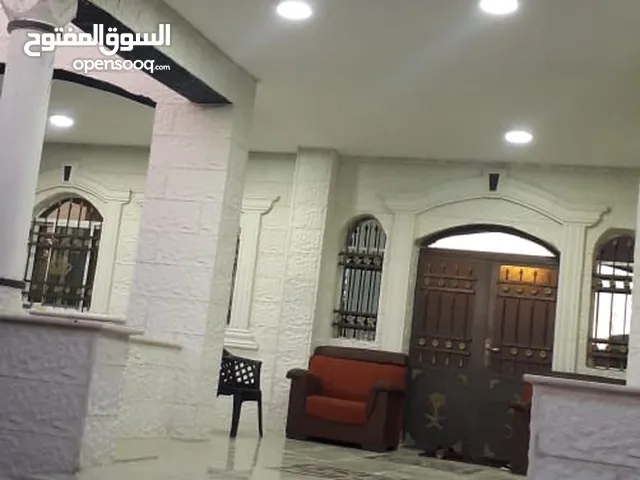 220 m2 More than 6 bedrooms Townhouse for Sale in Madaba Madaba Center