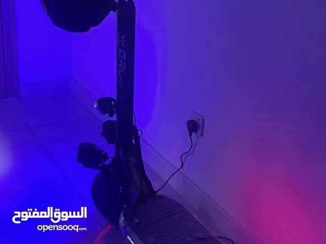 سكوتر كهربائي مستعمل مع شاحن و خوذه