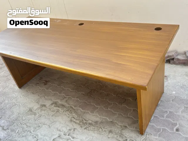 طاولة مكتب / gaming كبيرة بحالة جيدة 200×75 للبيع