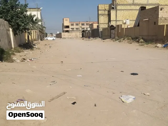دار للبيع في حي الضباط
