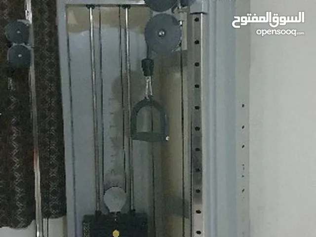ألة رياضه لرفع الاثقال و هاذي شركه صينيه اسمها فتنس