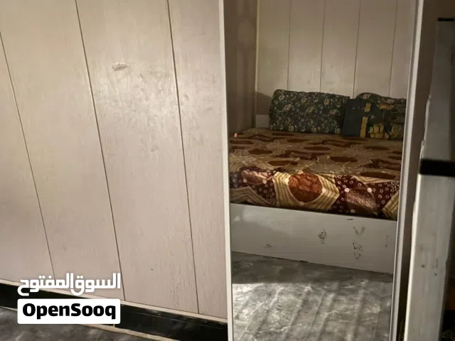 مرايا مستعملة قليل سعرها 50 وبيها مجال
