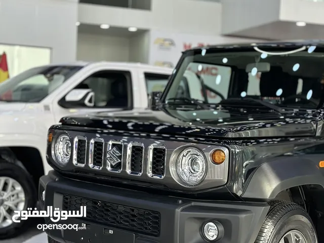 سوزوكي جيمني 2025 متوفرة بالنقد والأقساط بضمان حقيقي من الوكيل الحصري 3 سنوات او 100 الف كم