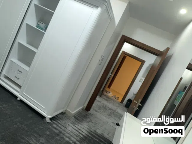 استديو طلاب اول ساكن