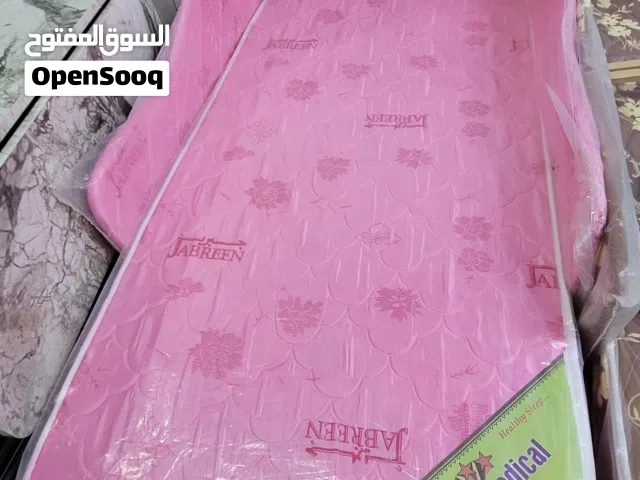 سرير اطفال مع حواجز متوفر اولاد وبنات