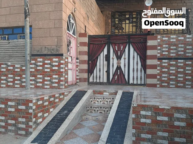 300 m2 More than 6 bedrooms Townhouse for Rent in Basra Karmat Ali