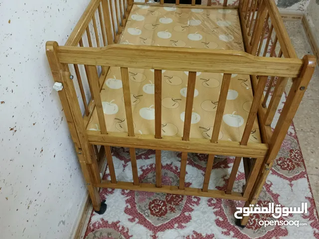 سرير بيبي خشب نوعية ممتازة للبيع