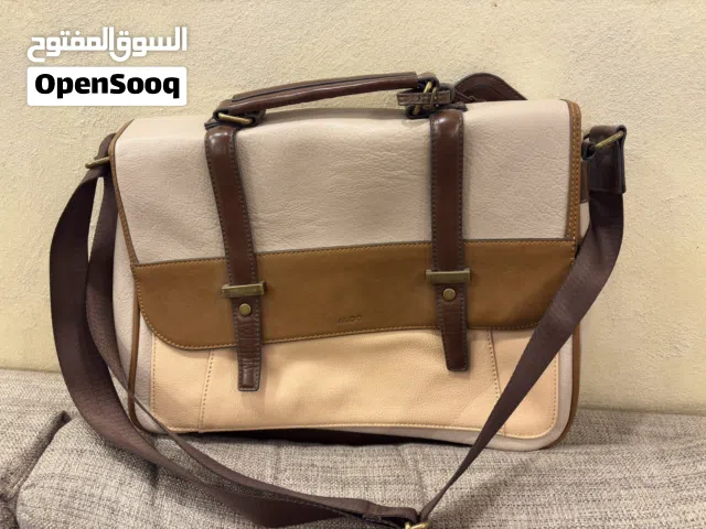 حقيبة لابتوب ماركة الدو