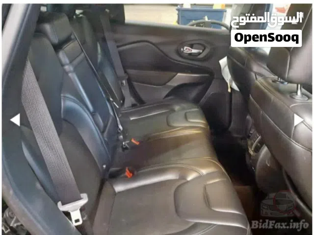 جيب شيروكي اسود ملكي 2019بيع مستعجل