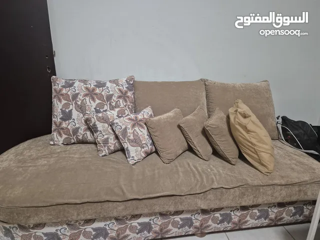 غرفه جلوس عدد 2 كنب وسجاده نفس اللون مكتب للبيع غرفه نوم أطفال للبيع خزانه ايكيا للبيع