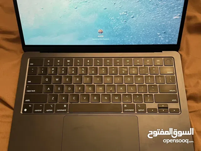 MacBook Air  M2,2022