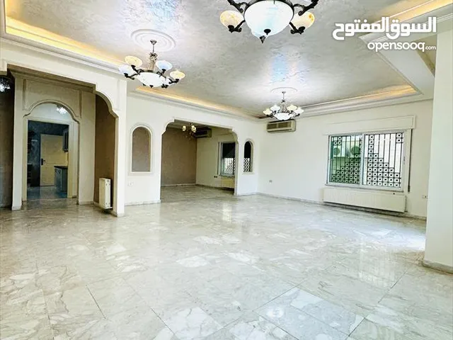 شقة طابقية مميزة للبيع في ام السماق