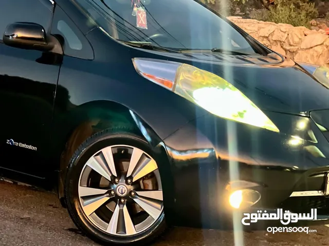 نيسان ليف 2013