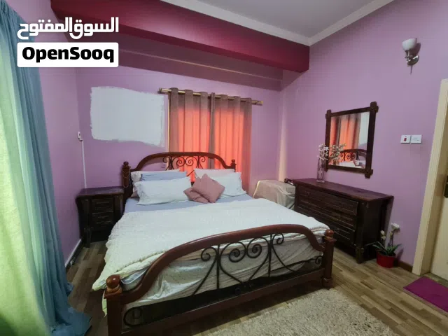 أثاث شقه كامل استعمال بحاله ممتاز البيع للسفر