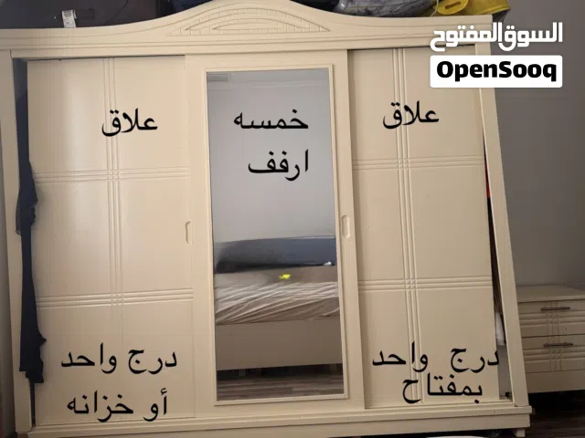 خزانة أو كبت ملابس ثلاث باب سحاب ثلاث متر