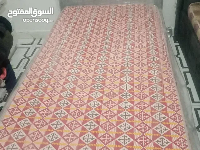 تخت للبيع جديد سعرو30 دينار