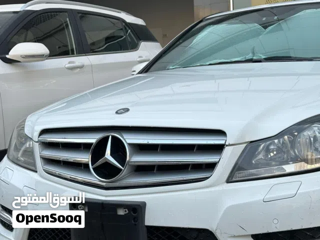 مرسيدس c300 نضيفه جدا مسرفه فل اوبشن
