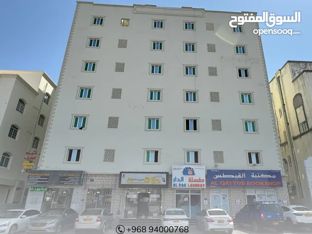 شقق للايجار في العذيبة في موقع حيوي Apartments for rent in Al Azaiba