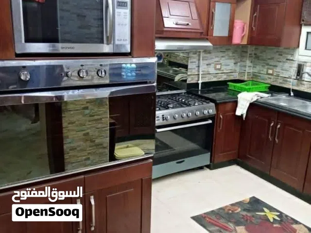 شقه للايجار مفروش كمبوند الفرسان الهضبه الوسطى المقطم