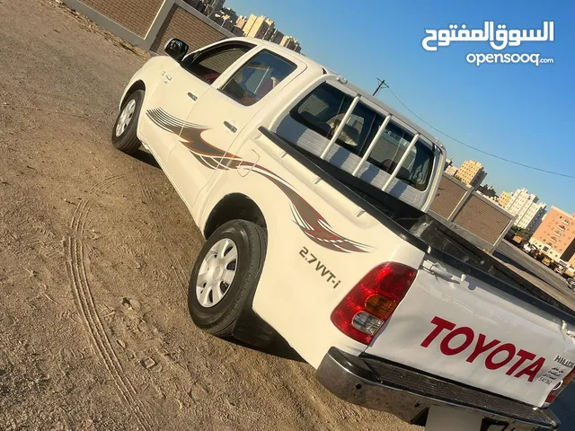 Used Toyota Hilux in Mubarak Al-Kabeer