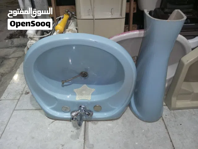 مرحاض ومغسلة بحال الوكالة موجودات في الزرقاء الجديدة للبيع
