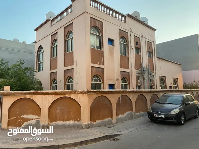 403m2 More than 6 bedrooms Villa for Sale in Muharraq Galaly