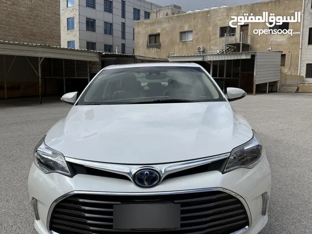 تويتا افالون ليميتد 2018 بحالة الوكالة ماشية 59000 كيلو متر فقط