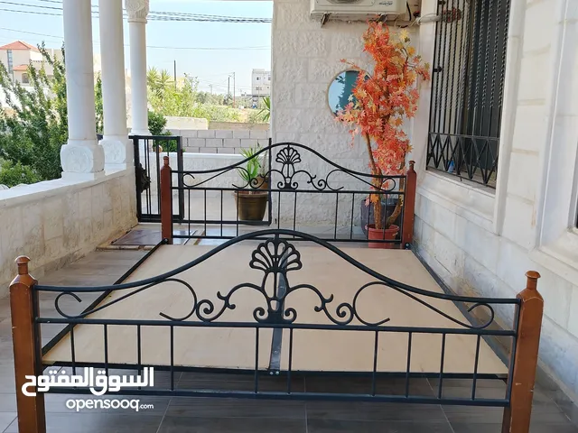 سرير حديدي للبيع