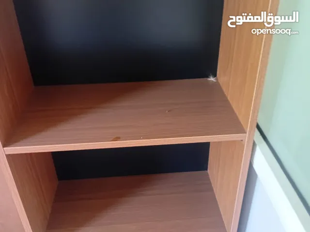 طاولة مكتب جديد مع كرسي جديد