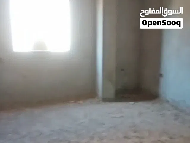 شقة للبيع. اول بلكونة مساحة 128 متر  بسعر لقطةةةة جدااا حي النادي