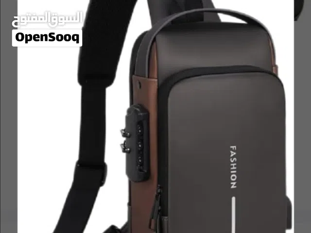 *تفاصيل سريعة* الأبعاد : 31×9×16 سم . خامة مقاومة للمياه . با مخرج USB للباور بانك .