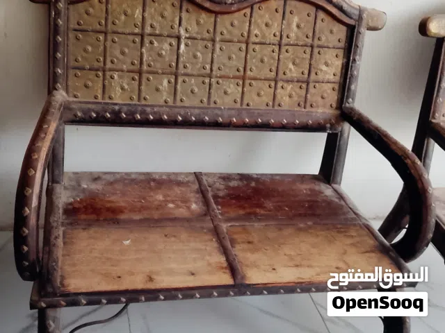 كراسي هندية  من خشب الصندل مطعمه بالنحاس $
