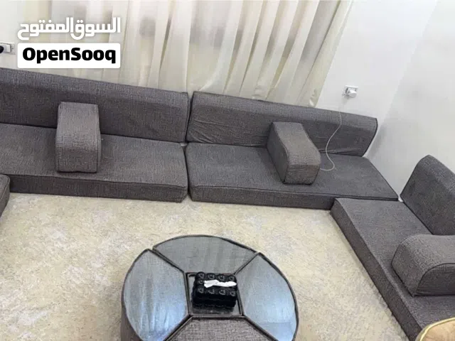 فراش عربي معو وجهين لون سكني ولون اورنج
