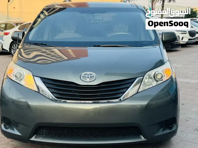 Toyota Sienna 2014 LE Automatic Doors Original Airbags only door is changed Alloy Rims