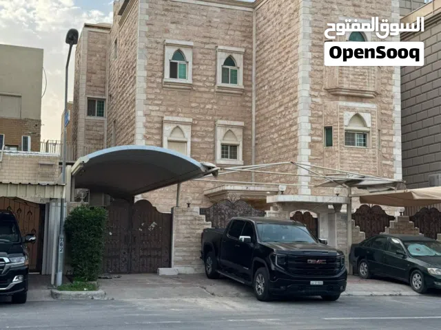 400 m2 More than 6 bedrooms Villa for Sale in Mubarak Al-Kabeer Al-Qurain