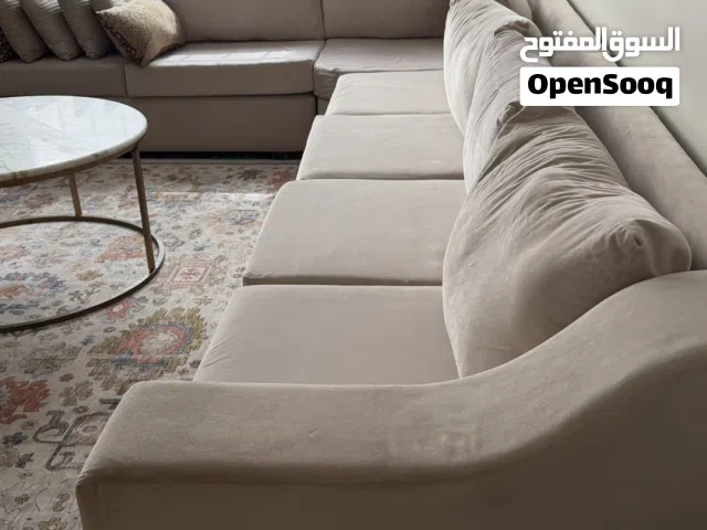 للبيع كنب لون سكري