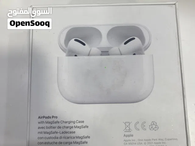 ايربودز برو اصلي فيها مشكلة بالسماعة اليمين للبيع