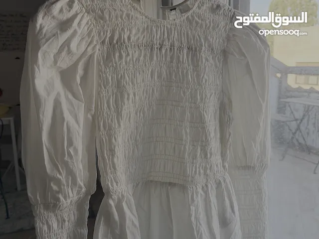 White Blouse w/ long sleeves