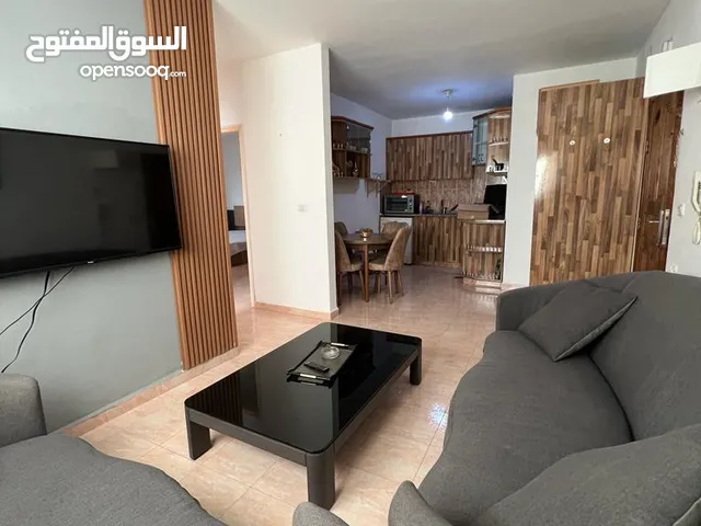 شقة مفروشة للإيجار – عين مصباح (موقع استراتيجي قرب بنك فلسطين المركزي)