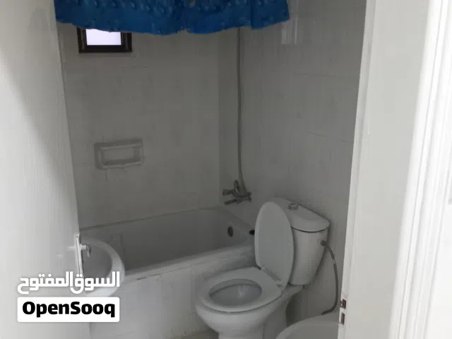 شقة للايجار للعرسان او عائلة صغيرة طابق رابع في منطقة ابو السوس مقابل مديرية الزراعة