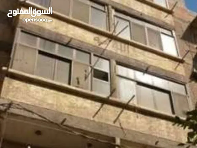 محل للإيجار وشقتين