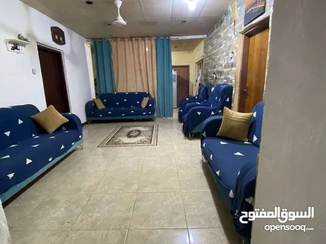 220m2 4 Bedrooms Townhouse for Sale in Basra Amitahiyah