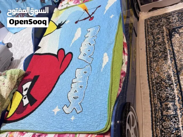 سرير أطفال عدد3 واحد احمر واثنين بلون ازرق