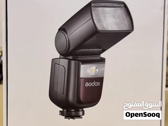 فلاش كاميرات احترافية من شركة جودكس جديد لم  يستخدم بالكارتون والشاحن والبطارية نوعية ممتازة جدا
