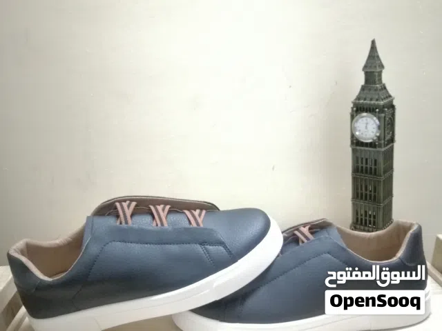 حذاء جلد جديد