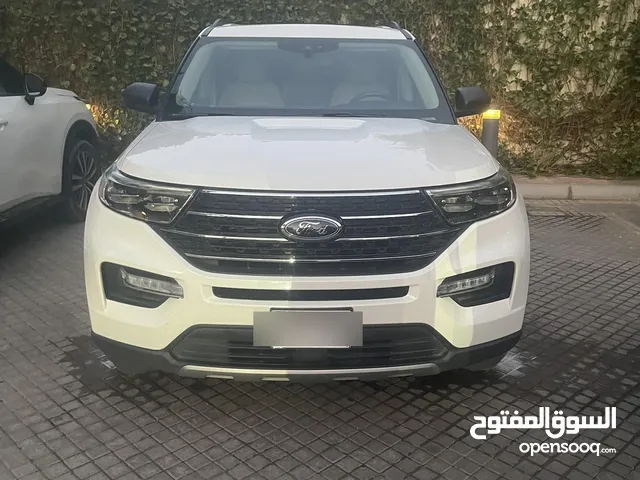 FORD EXPLORER ALMOST NEW PLATINUM EDITION FULL OPTION WITH WARRANTY MUST SEE