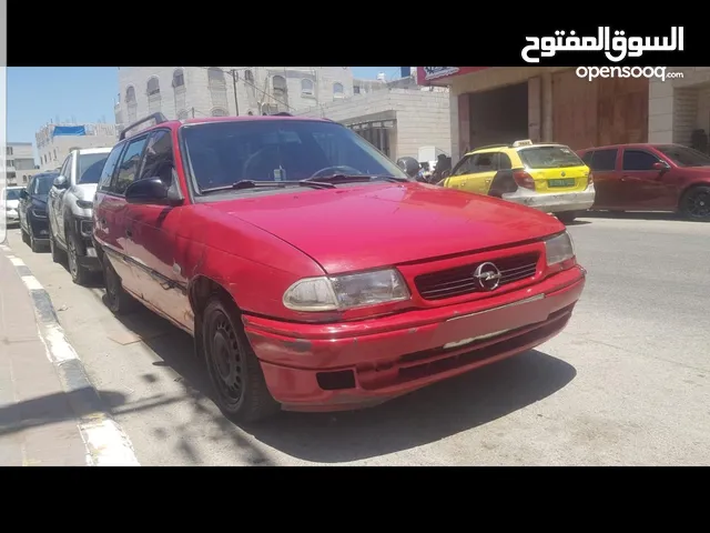اوبل استرا ستيشن 1997 .. موجودة بالخليل