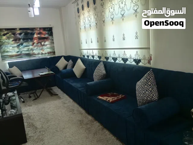 طقم خشب ثقيل مرتب ونظيف جدا للبيع 6 قطع  لون أزرق مع برادي زيبرا ثقيلة طبقتين على طول الجسر للبيع